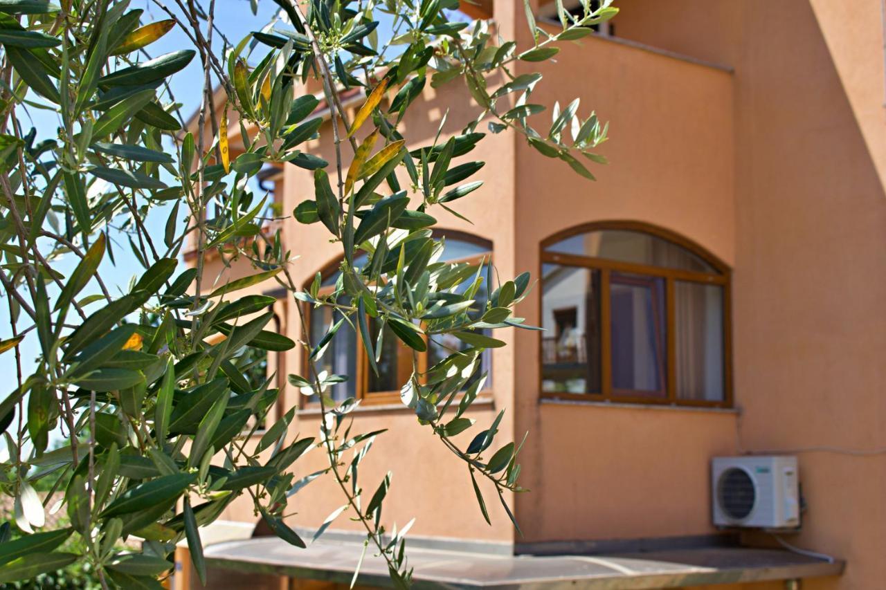 Apartments Kanegra ウマグ エクステリア 写真